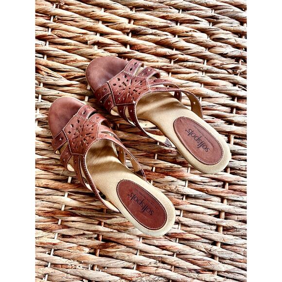 Softspots Slide Leather-Upper Sandals, Sz 8 - Picture 2 of 6